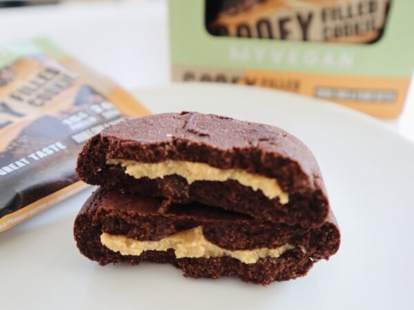 “Gooey Filled Cookie Choco Caramel” Veganiškas Sausainis su Įdaru ‘MyProtein’ (75g) - Image 2